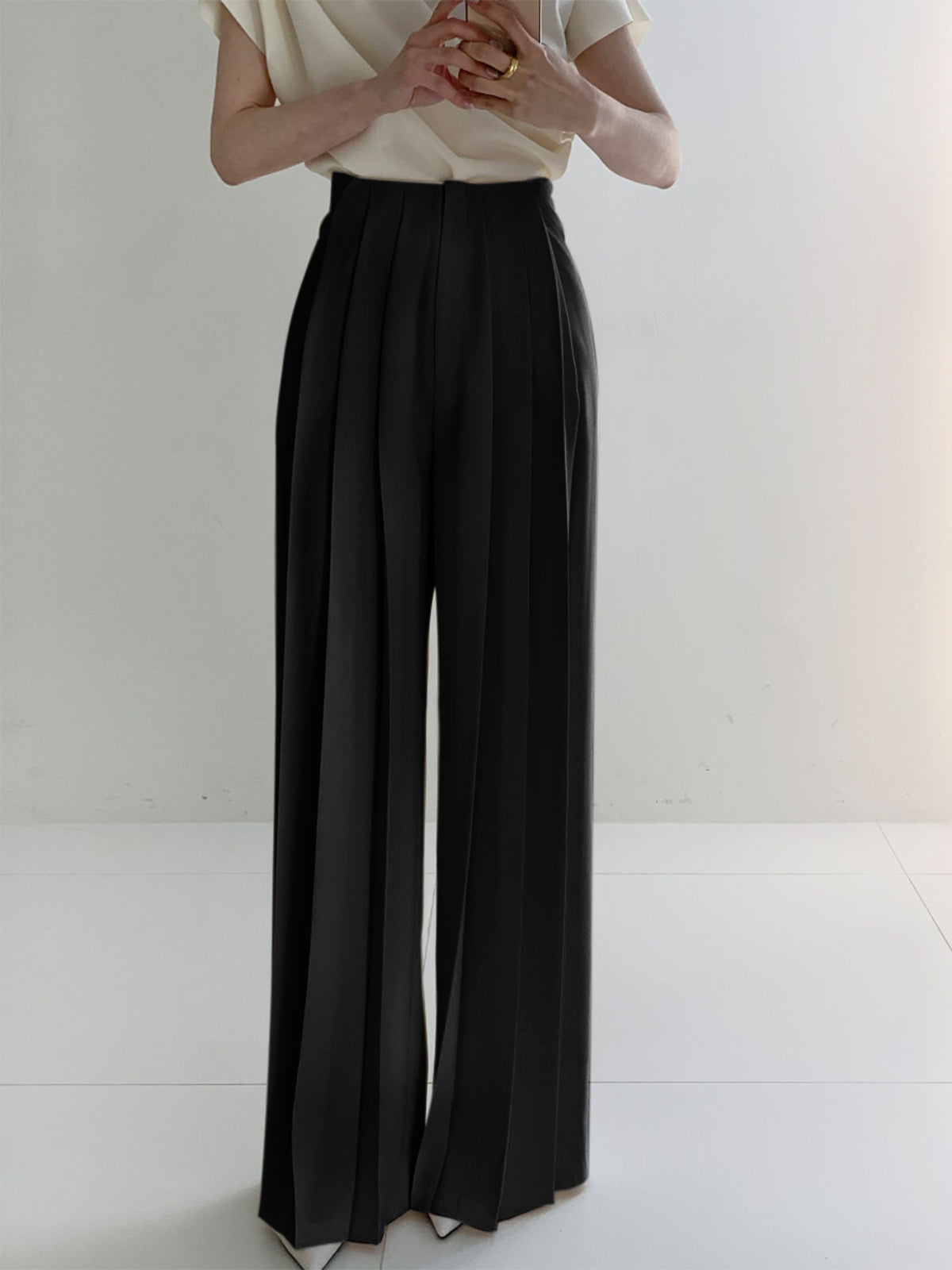 Tailored Pleated Wide-Leg Trousers