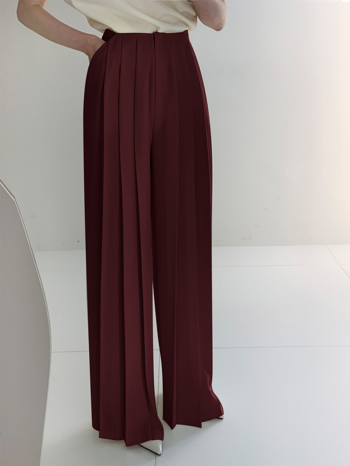 Tailored Pleated Wide-Leg Trousers