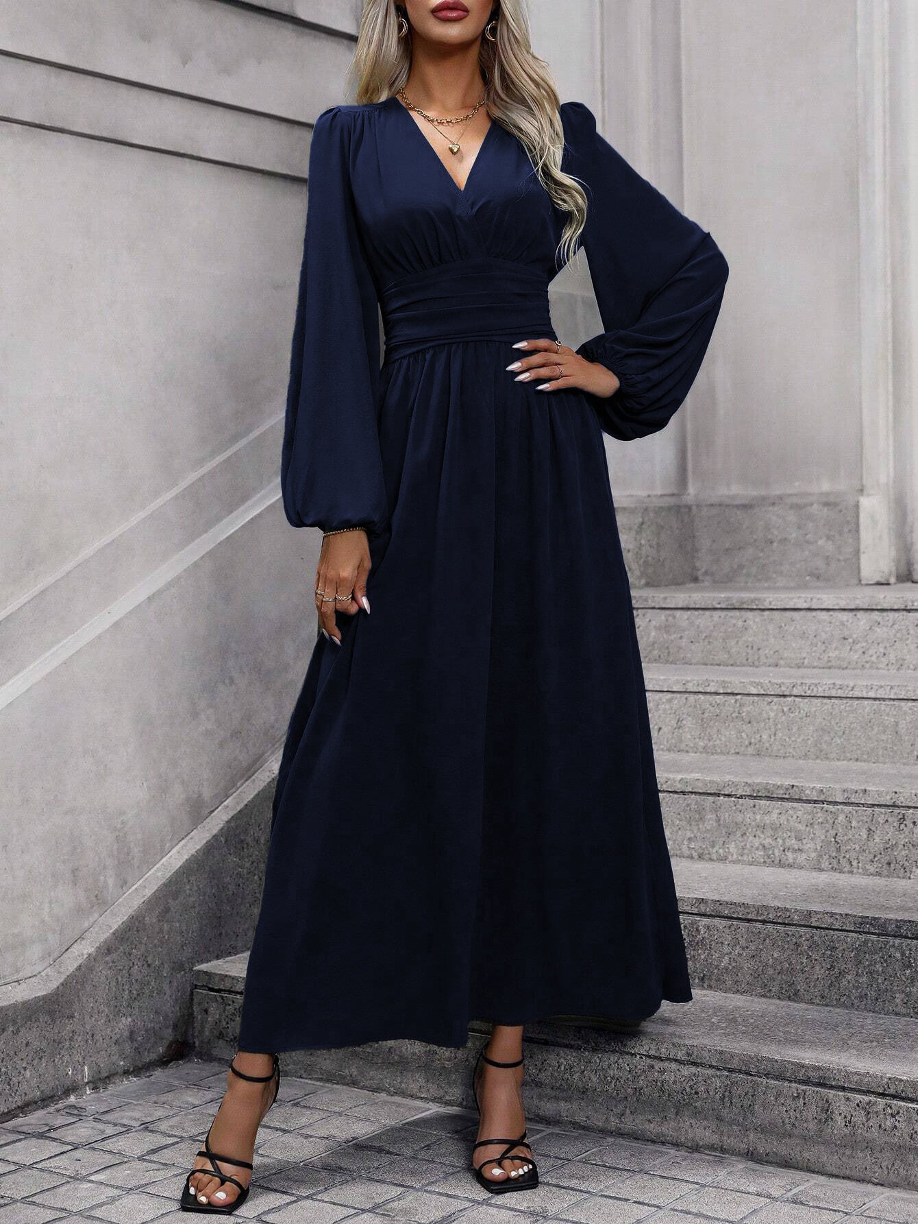 Women's Maxi Dress - Elegant V-Neck - Long Sleeve - Comfortable Fit
